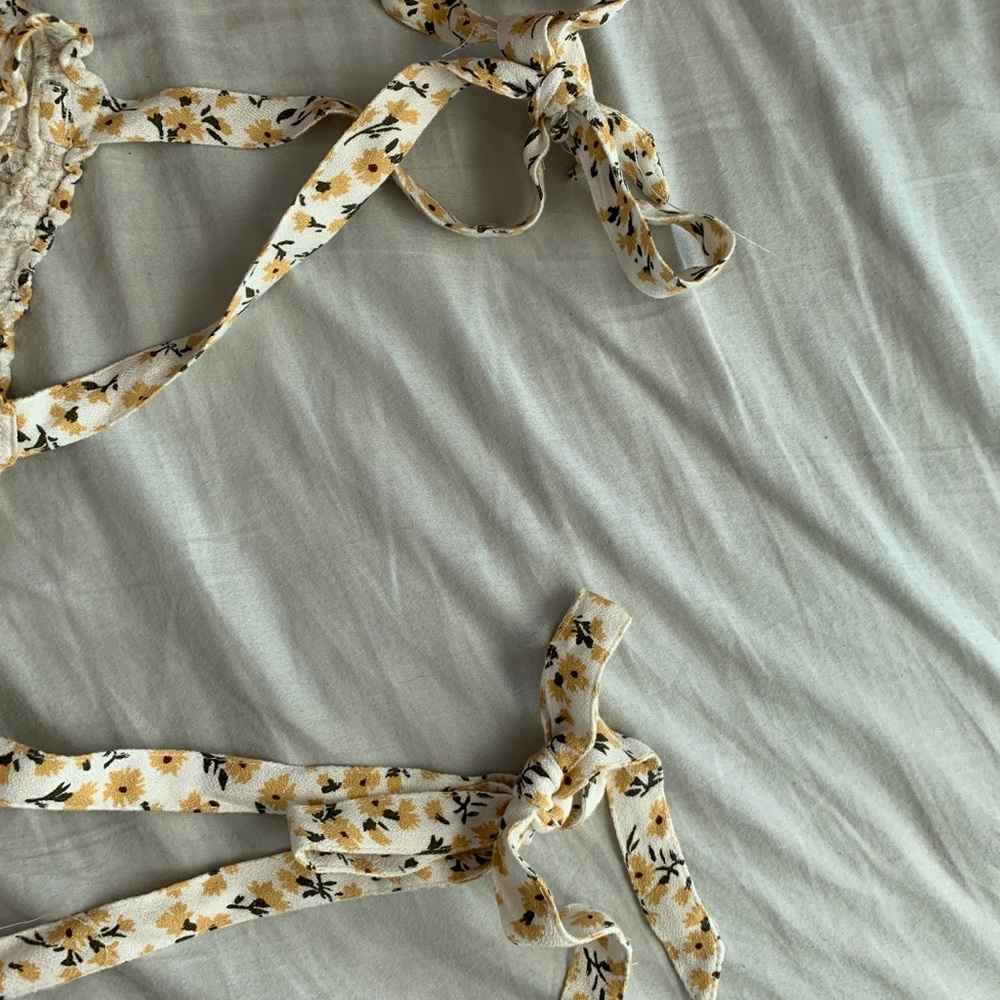 NWOT Abercrombie & Fitch Floral Romper *XL* - Picture 2 of 4